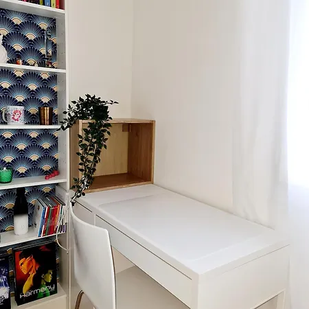 Chambre, Salle De Bain Et Salon Prive - Paris La Defense Homestay *