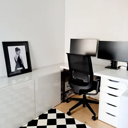 Chambre, Salle De Bain Et Salon Prive - Paris La Defense Homestay *